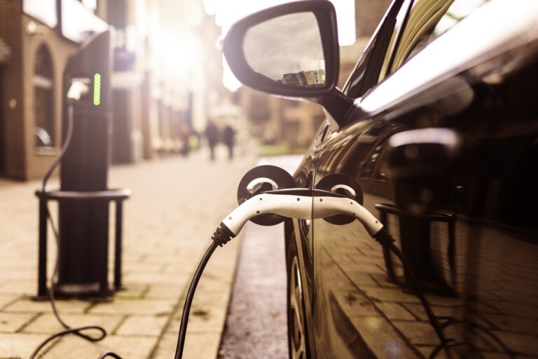 JETZT DIE UMSTELLUNG AUF E-AUTOS PLANEN
